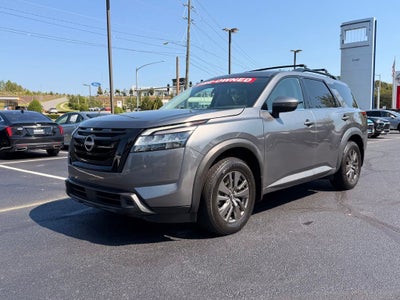 2022 Nissan Pathfinder SV 4WD, Clean CarFax, CarFax One Owner