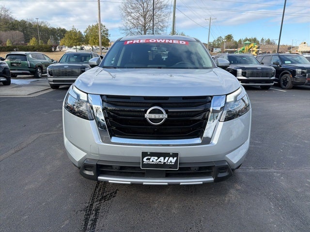 2025 Nissan Pathfinder SL