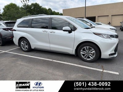 2023 Toyota Sienna Limited 7 Passenger