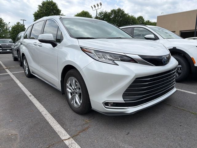 2023 Toyota Sienna Limited 7 Passenger