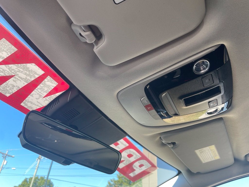 2025 Kia Sportage SX Pano Roof, Leather, One Owner