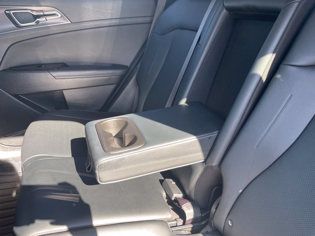 2025 Kia Sportage SX Pano Roof, Leather, One Owner