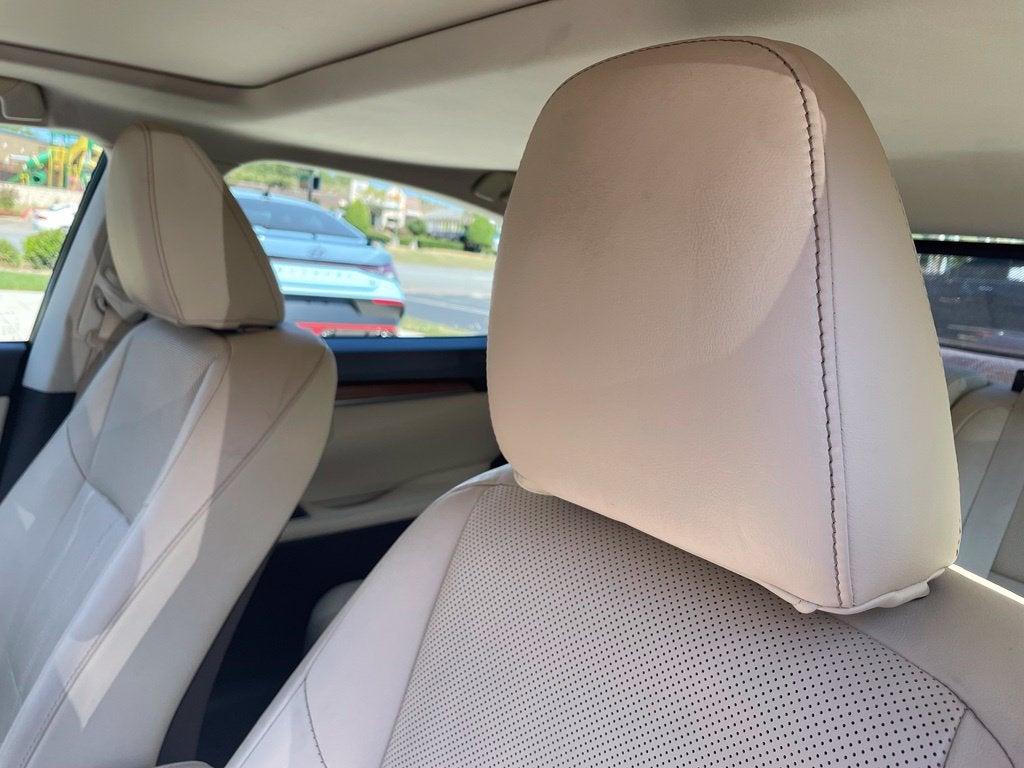 2016 Lexus ES 300h Luxury Pkg, Navi, Adaptive Cruise, Parking Sensors