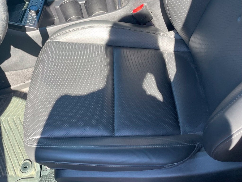 2024 Hyundai KONA Limited Moonroof, Leather, One Owner, Clean Carfax