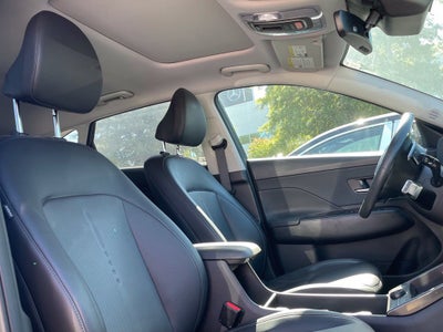 2024 Hyundai KONA Limited Moonroof, Leather, One Owner, Clean Carfax
