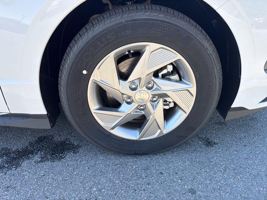 2025 Hyundai SONATA SE