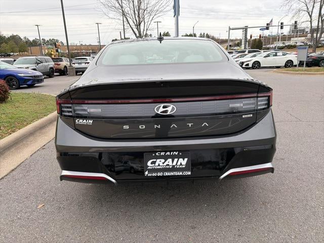 2025 Hyundai SONATA HYBRID SEL