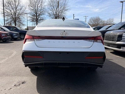 2026 Hyundai ELANTRA SE