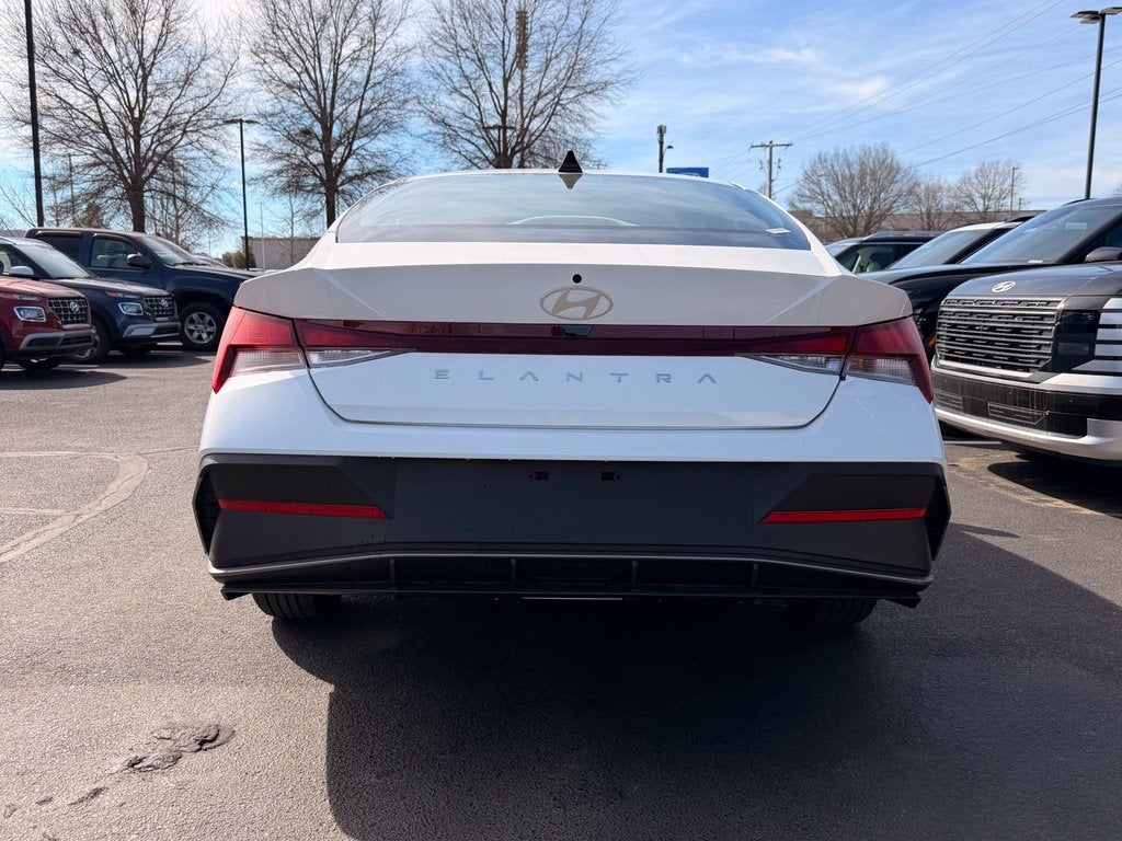 2026 Hyundai ELANTRA SE