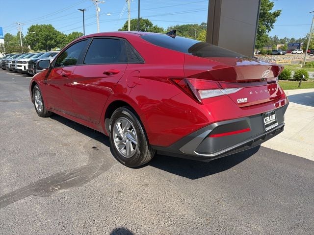 2025 Hyundai ELANTRA SE