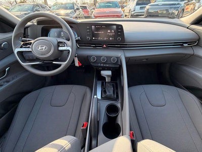 2026 Hyundai ELANTRA SE