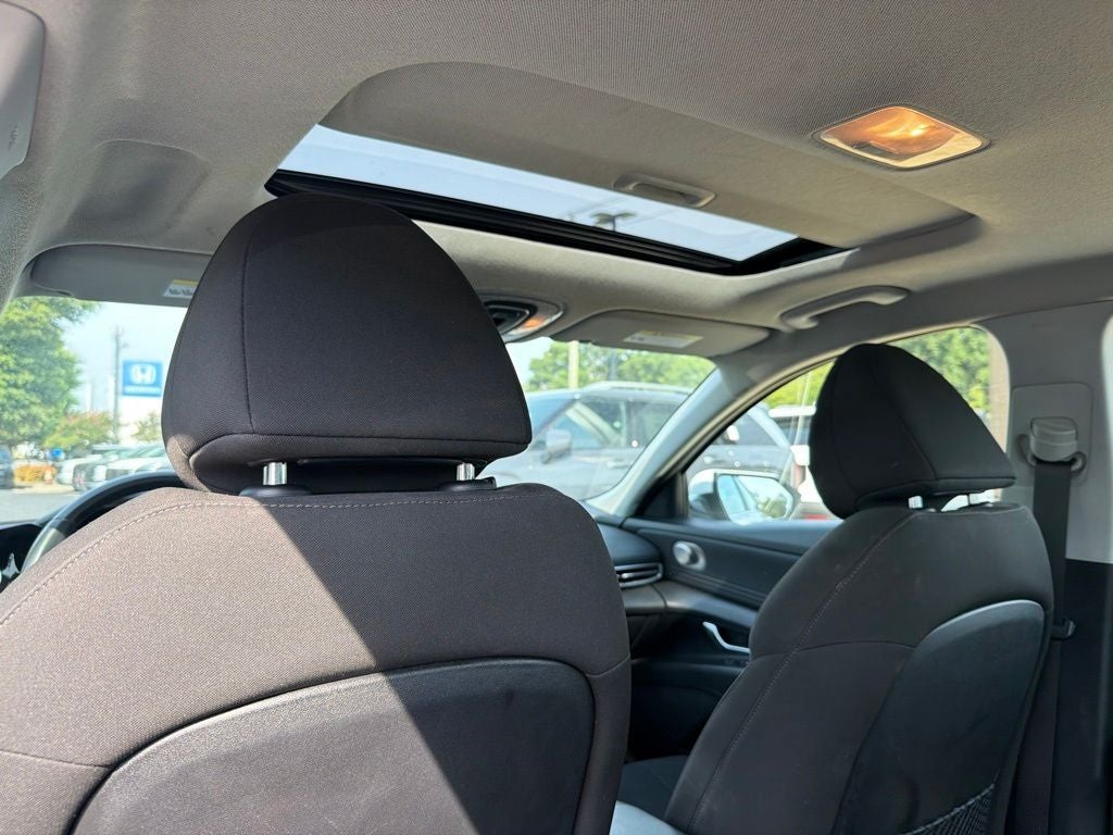 2025 Hyundai ELANTRA SEL Convenience CARFAX 1-Owner