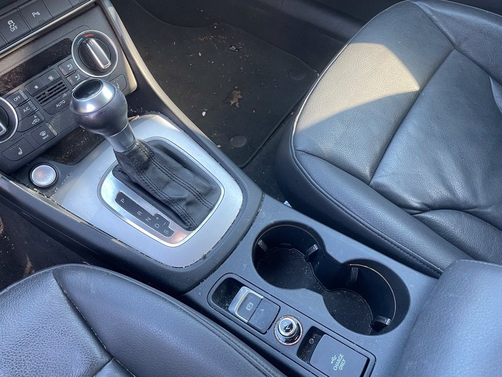 2017 Audi Q3 2.0T Premium, Pano Roof, Leather quattro