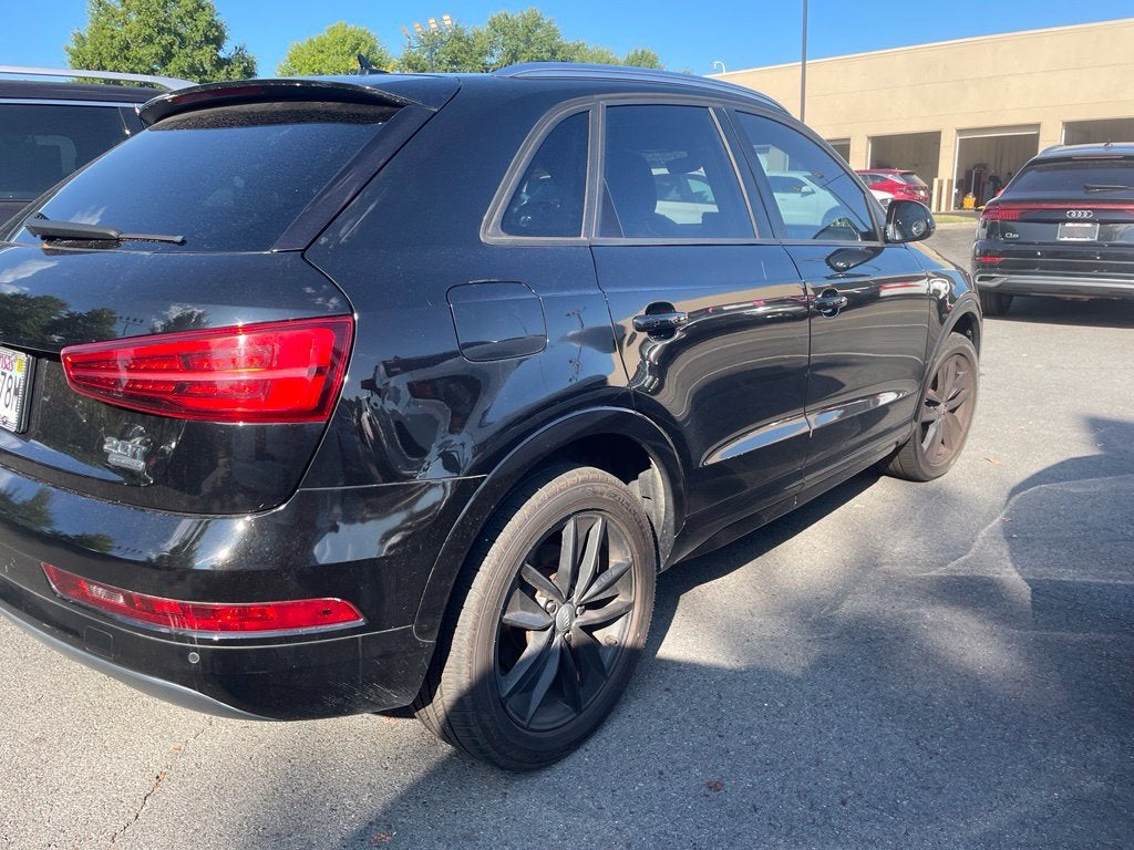 2017 Audi Q3 2.0T Premium, Pano Roof, Leather quattro