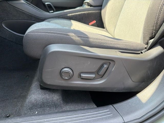 2024 Volvo XC40 B5 Core