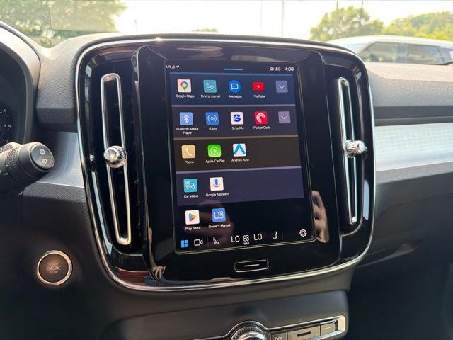 2024 Volvo XC40 B5 Core