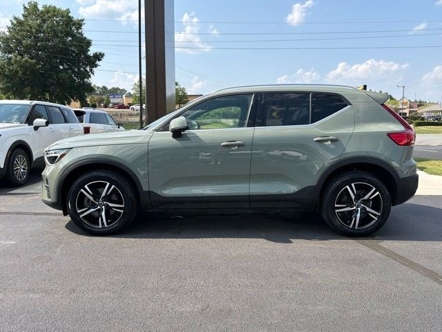 2024 Volvo XC40 B5 Core