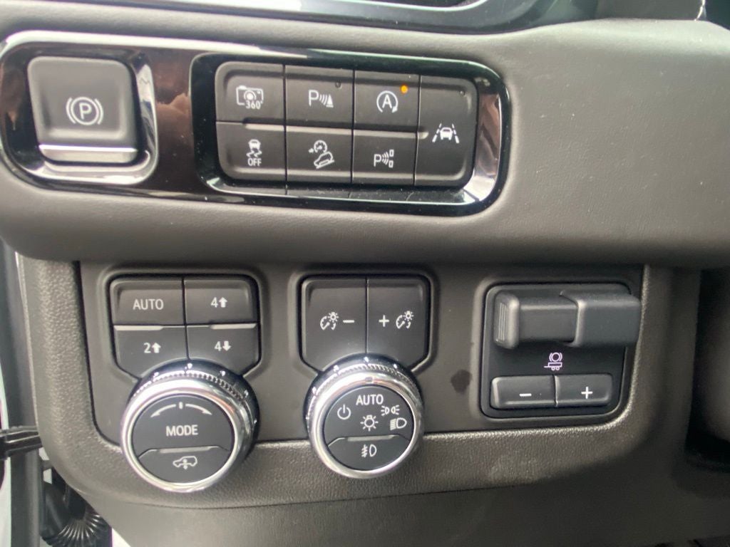 2025 GMC Yukon AT4 Ultimate