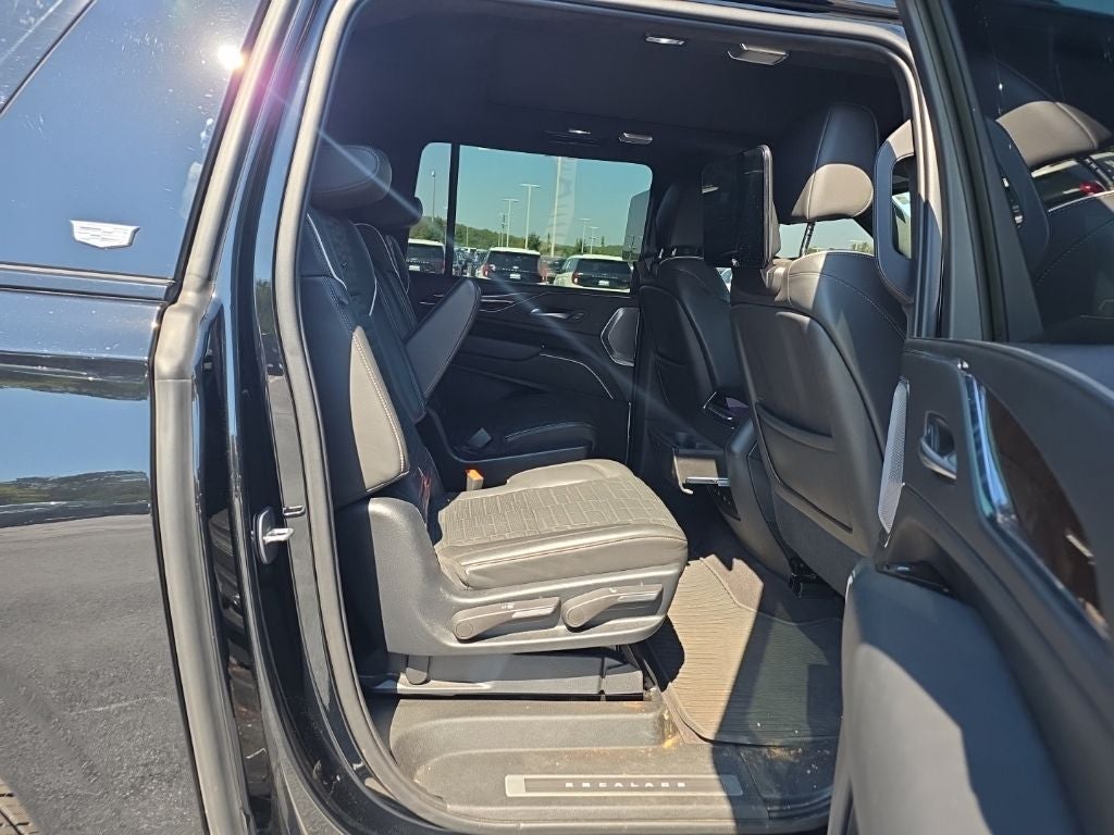 2023 Cadillac Escalade ESV Sport Platinum
