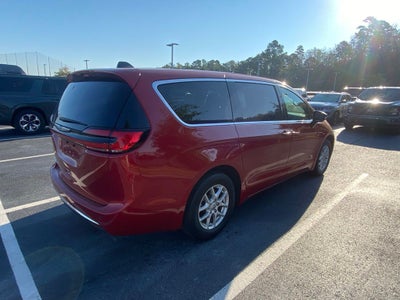 2025 Chrysler Pacifica Select