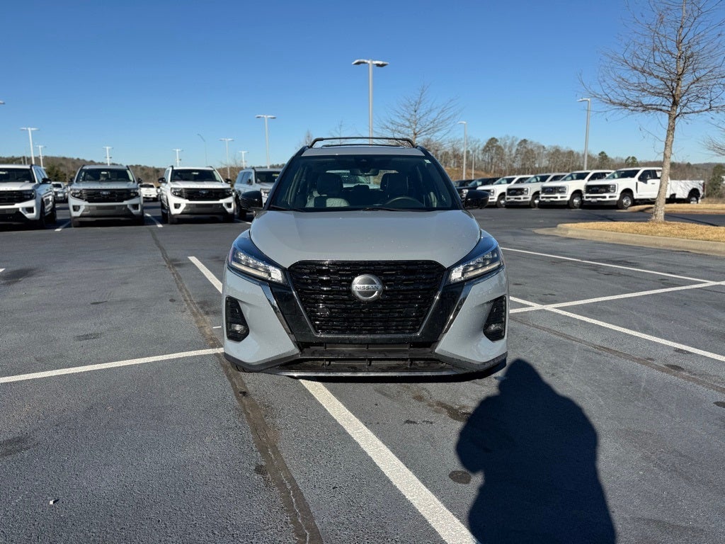 2021 Nissan Kicks SR