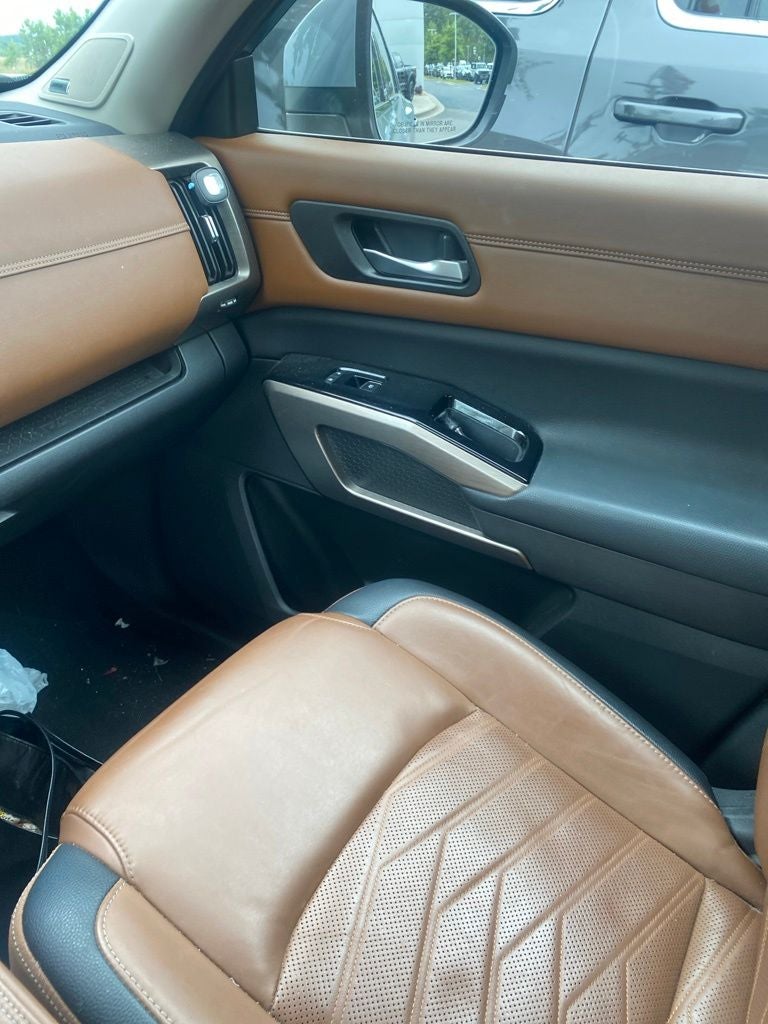 2023 Nissan Pathfinder Platinum