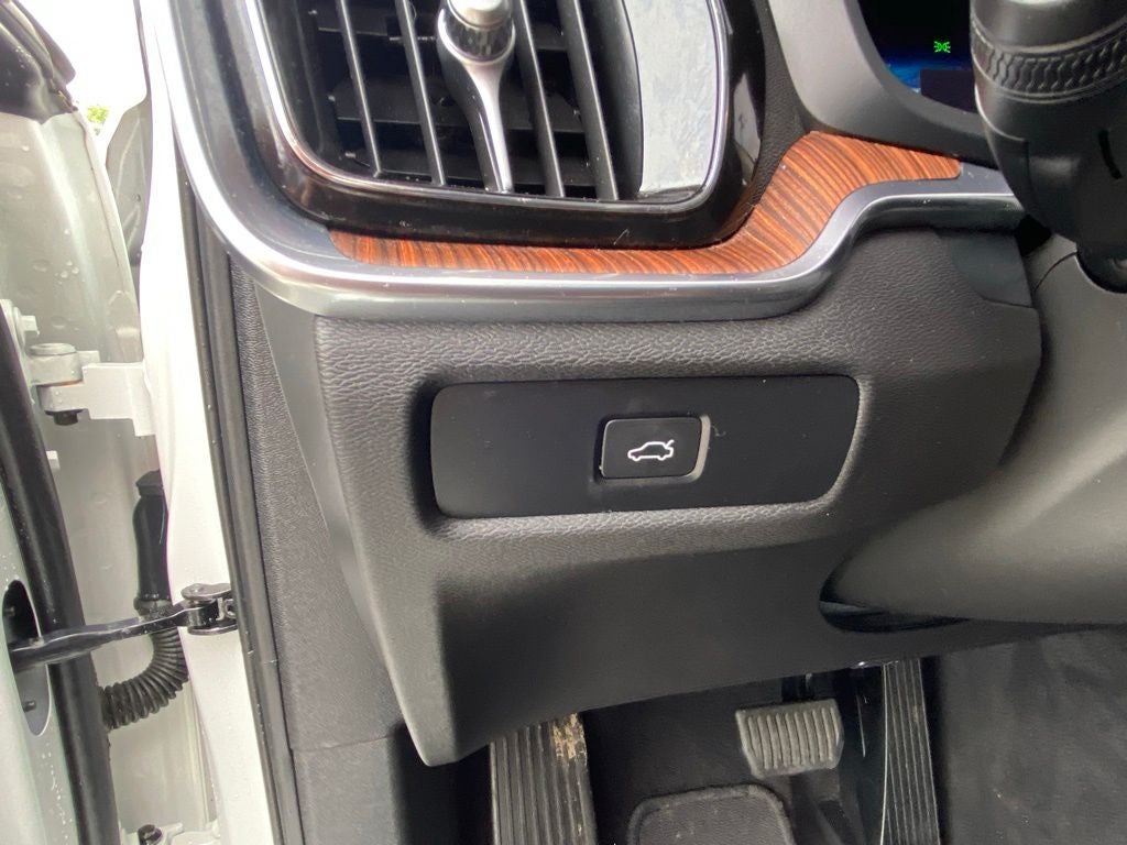 2024 Volvo S60 B5 Plus Dark Theme