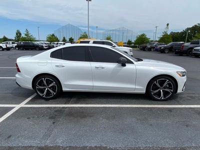 2024 Volvo S60 B5 Plus Dark Theme