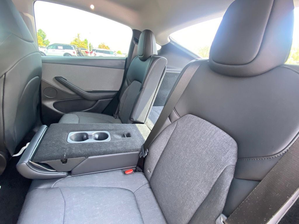 2026 Tesla Model Y Base