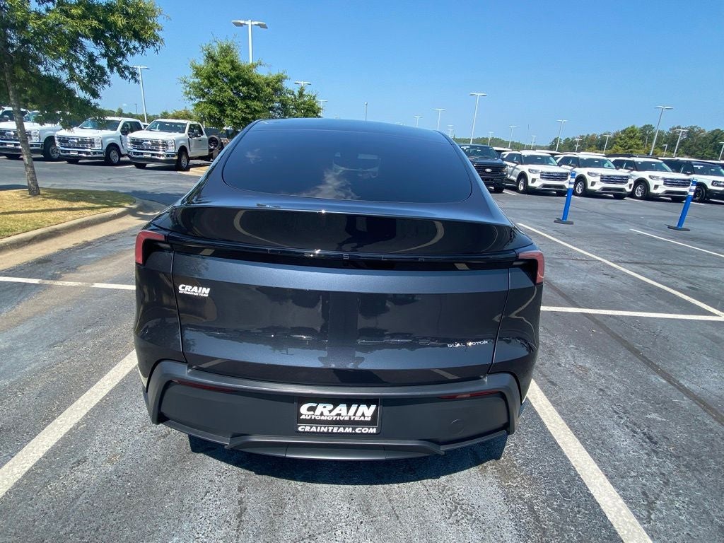 2026 Tesla Model Y Base