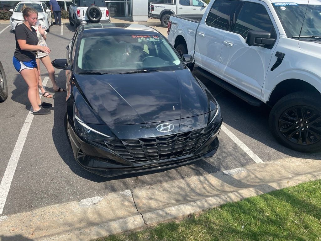 2023 Hyundai ELANTRA SE