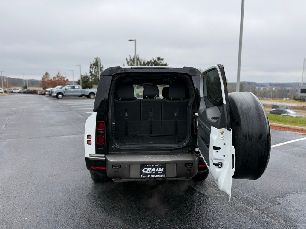 2023 Land Rover Defender 130 X-Dynamic SE