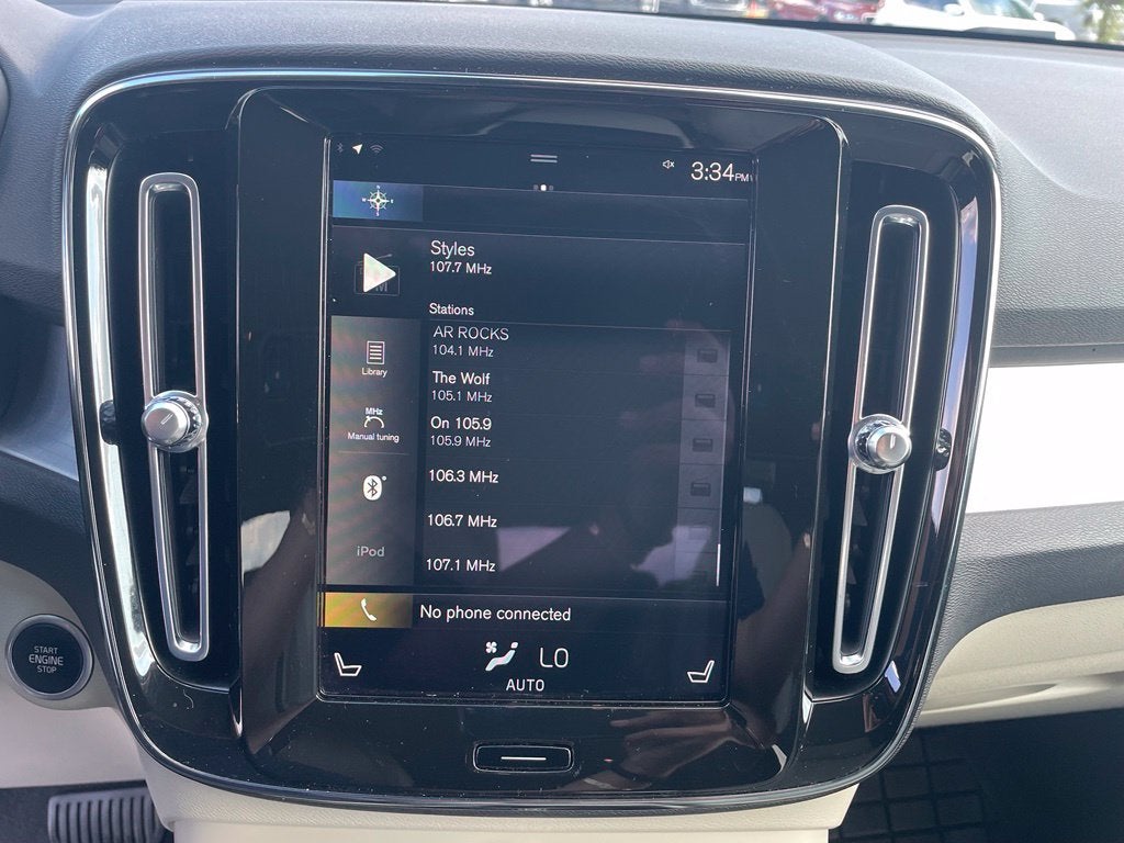 2021 Volvo XC40 Momentum