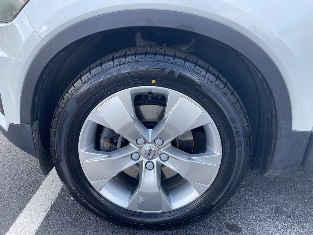 2021 Volvo XC40 Momentum