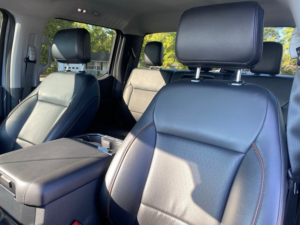2025 Ford F-250SD Lariat Blackout Package-FX4