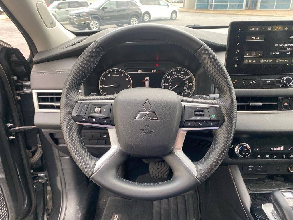 2025 Mitsubishi Outlander SE