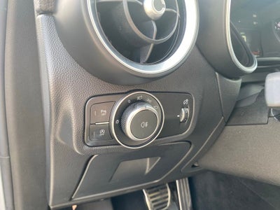 2018 Alfa Romeo Stelvio Base