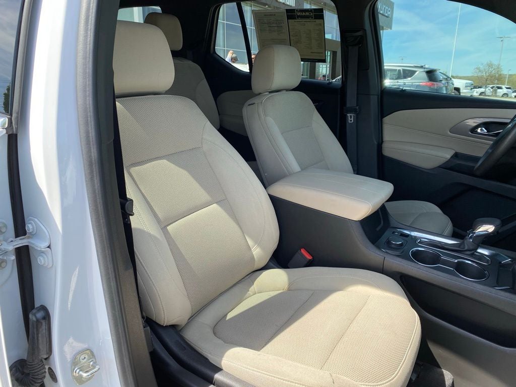 2023 Chevrolet Traverse LS