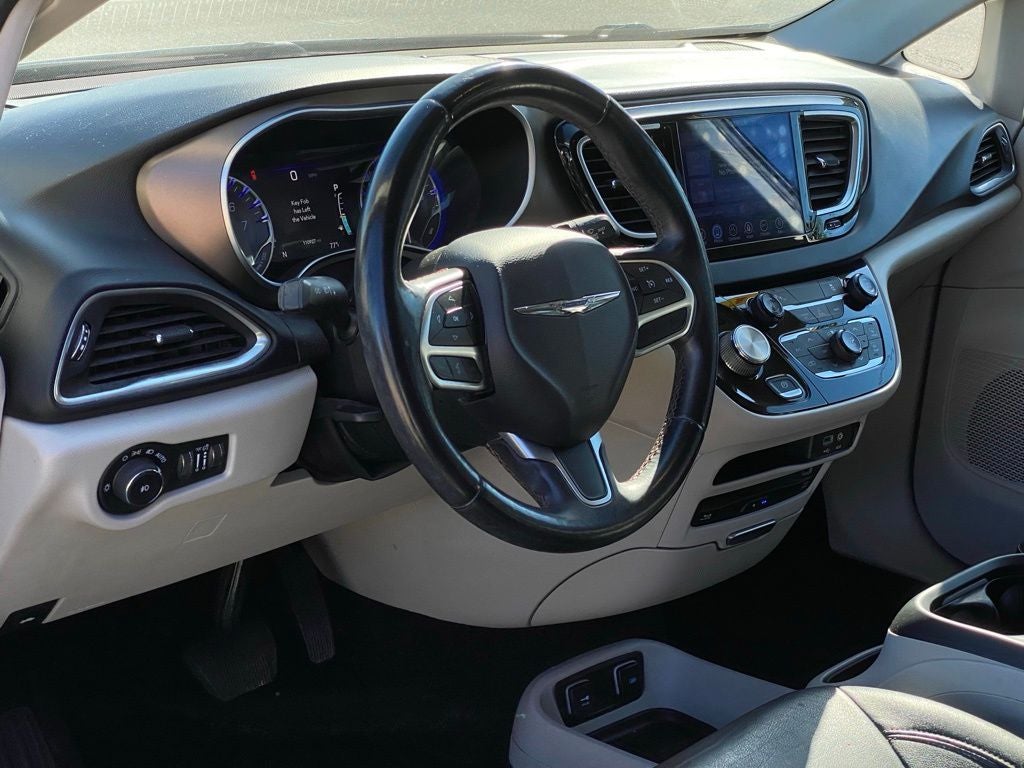 2017 Chrysler Pacifica Touring L Plus