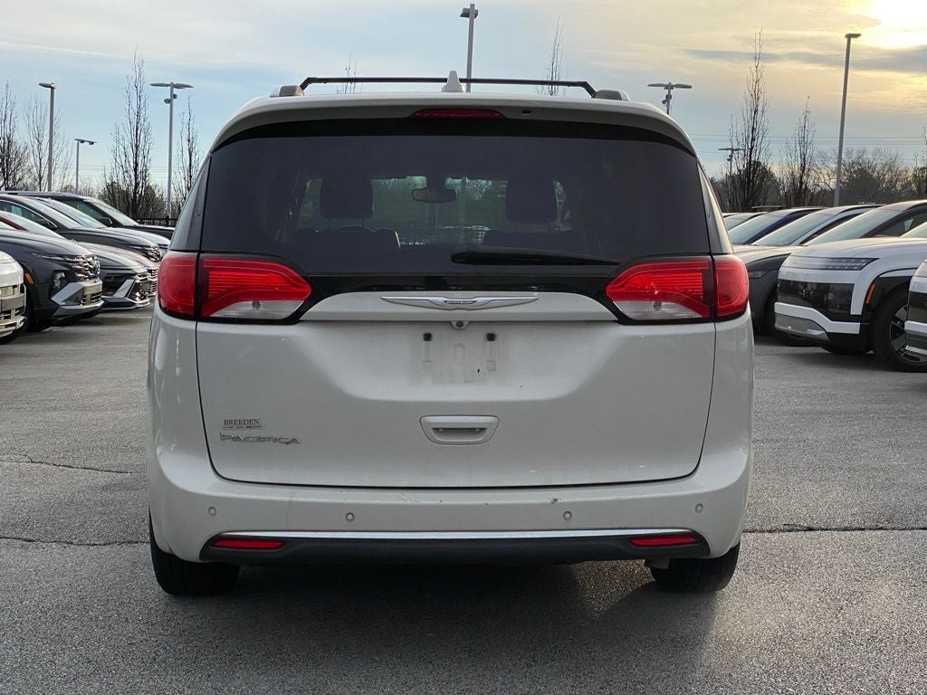 2017 Chrysler Pacifica Touring L Plus