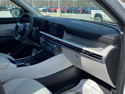 2025 Hyundai TUCSON SE