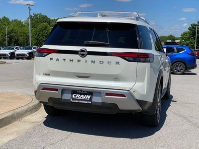 2022 Nissan Pathfinder SL