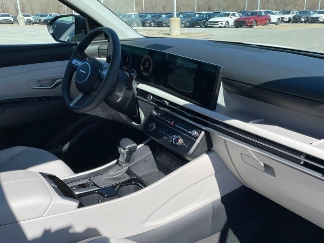 2025 Hyundai TUCSON SE FWD