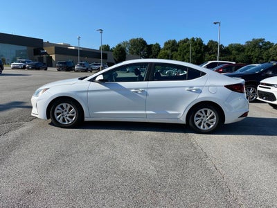 2019 Hyundai ELANTRA SE