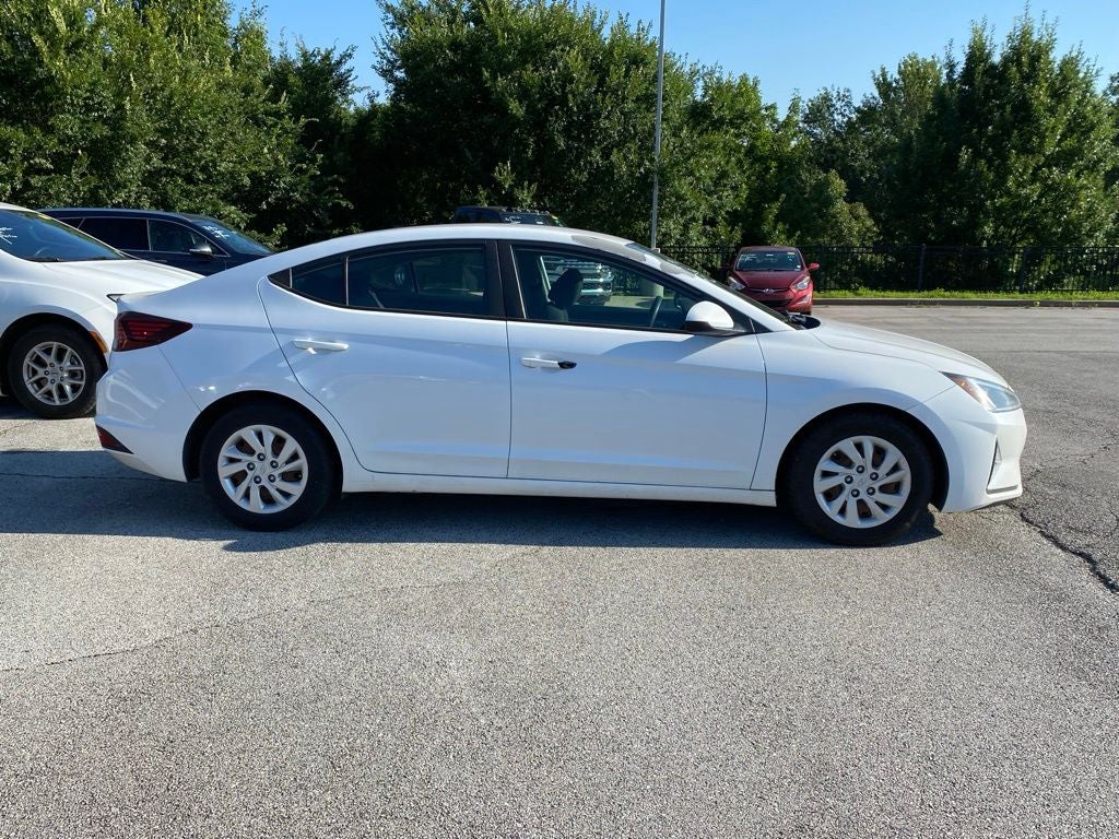 2019 Hyundai ELANTRA SE