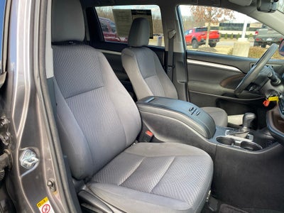 2017 Toyota Highlander LE LOW MILES 3RD ROW
