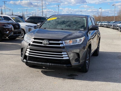 2017 Toyota Highlander LE LOW MILES 3RD ROW