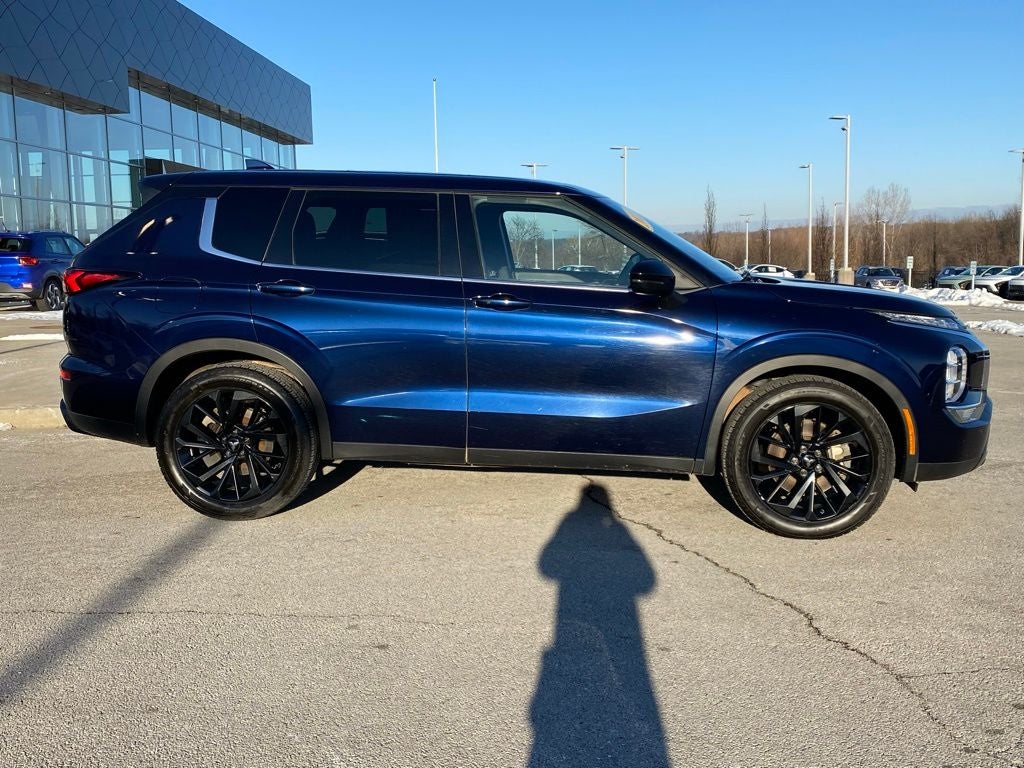 2022 Mitsubishi Outlander SE