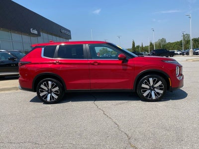 2025 Mitsubishi Outlander SE