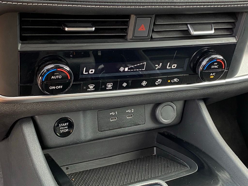 2025 Nissan Rogue SV